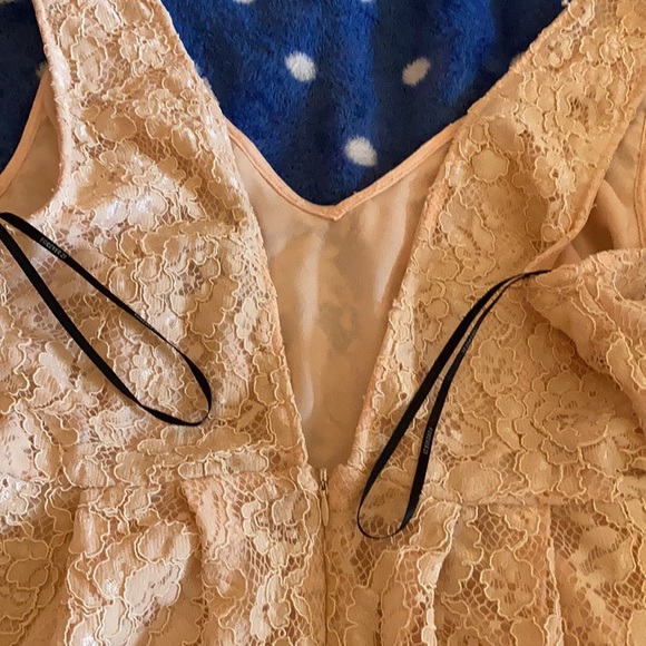 Forever 21 creamy / peachy dress with V neckline and low cut V back. Size Large - Picture 14 of 14